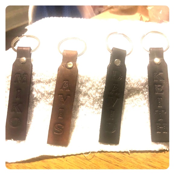 100% Leather Name Keychains - Picture 1 of 5